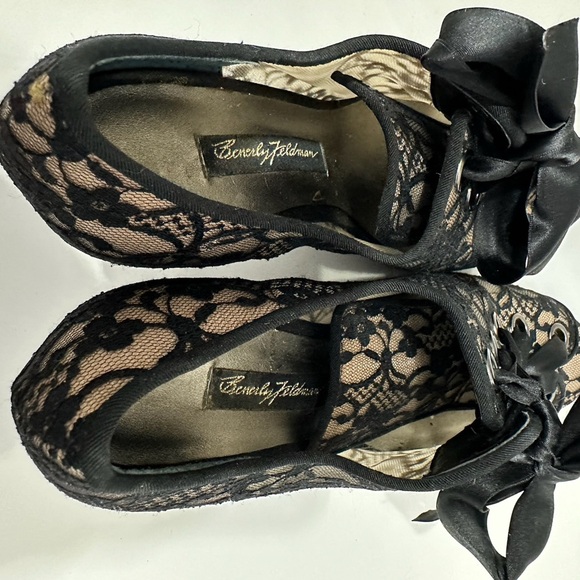 Beverly Feldman Black and Cream Ribbon Lace Up Bootie Pump Heels Size 7.5 Y2K - Picture 2 of 12